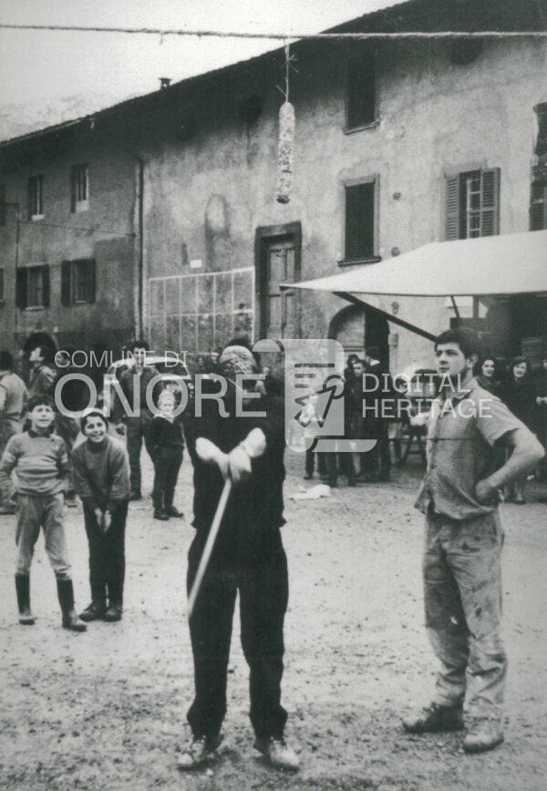 0111 Piazza Pozzo Carnevale Filo Della Cuccagna
